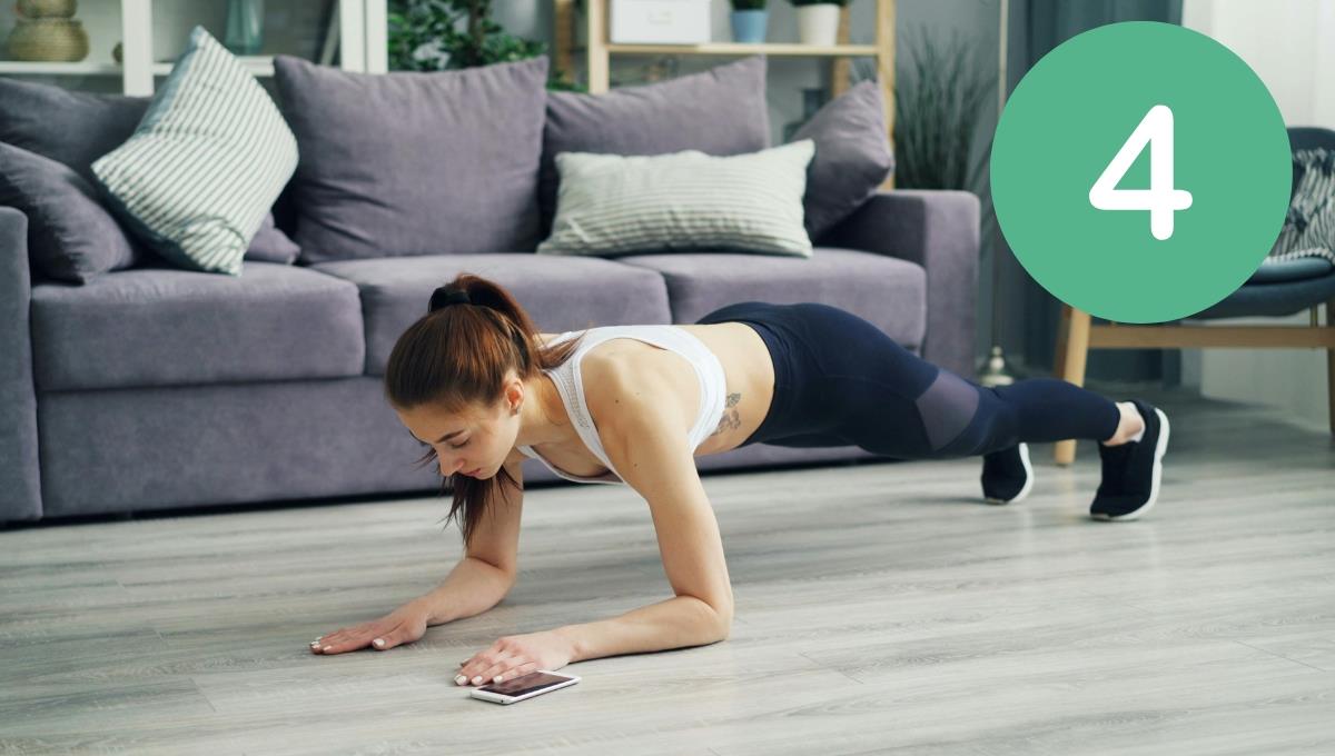 Los 4 pasos para hacer el ejercicio de plancha perfecto en casa que defina tus abdominales